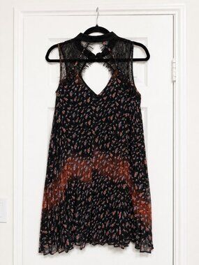 BCBGeneration plissé pleated floral halter mini dress